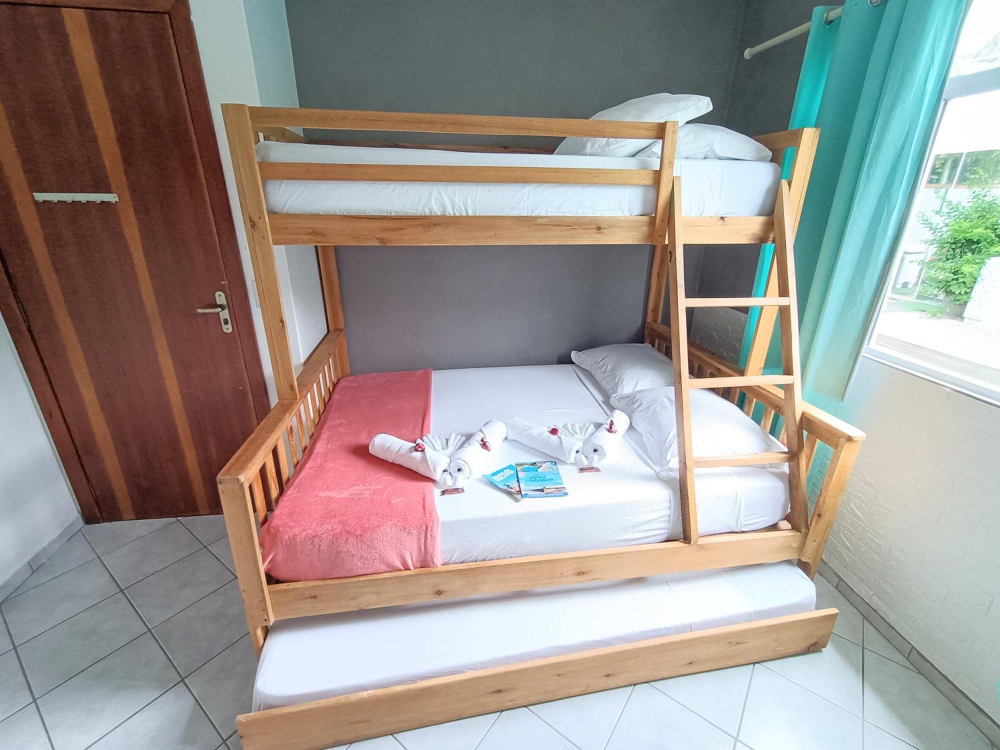 Hostel Casa Da Vo Rosa Говернадор-Селсу-Рамус Екстер'єр фото